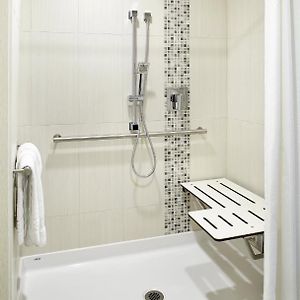 Queen Room Mobility or hearing accessible